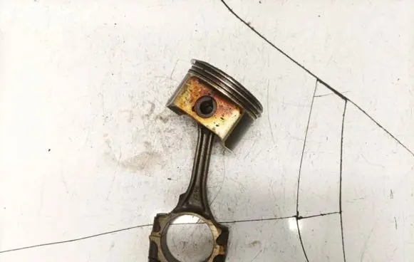 Chrysler 300M Piston with connecting rod 4792136