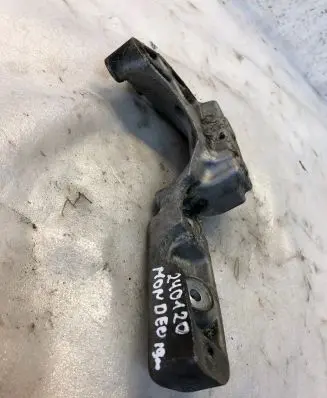 Ford Mondeo MK V A/C compressor mount bracket 