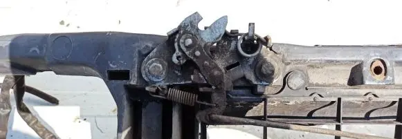 Peugeot 605 Engine bonnet/hood lock/catch