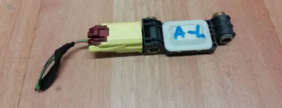 Audi A4 S4 B7 8E 8H Airbag deployment crash/impact sensor 8E0959643B