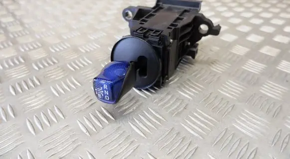 Toyota Prius (XW50) Gear shifter/selector 3355047100