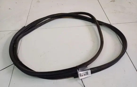Subaru Legacy Rubber seal front coupe door 