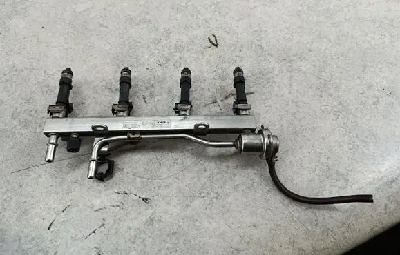 Opel Meriva B Fuel main line pipe 55577580