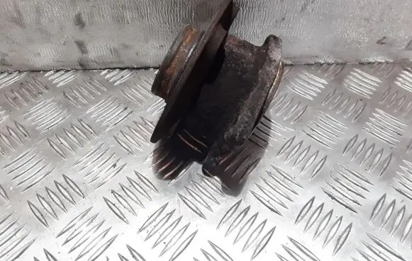 Rear wheel hub