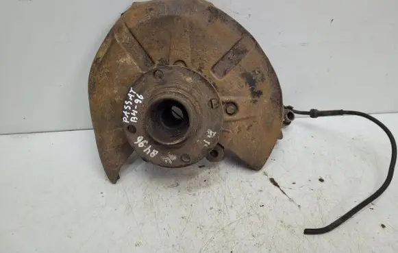 Volkswagen PASSAT B4 Front wheel hub