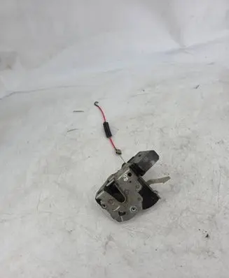 BMW 5 E34 Front door lock 8168924