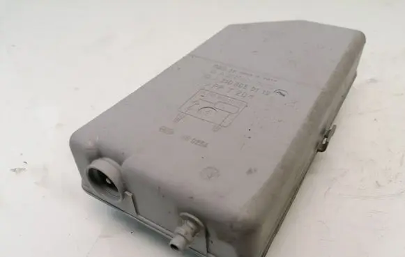 Vacuum air tank