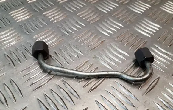 BMW 7 E65 E66 Fuel injector supply line/pipe 