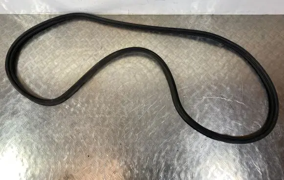 Polestar 2 Trunk rubber seal (body) 