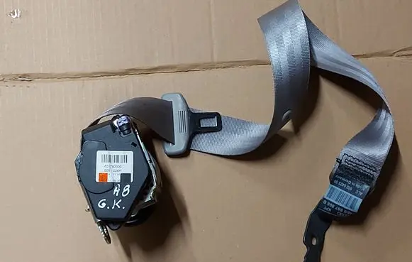 Audi A8 S8 D3 4E Rear seatbelt 4E0857805B