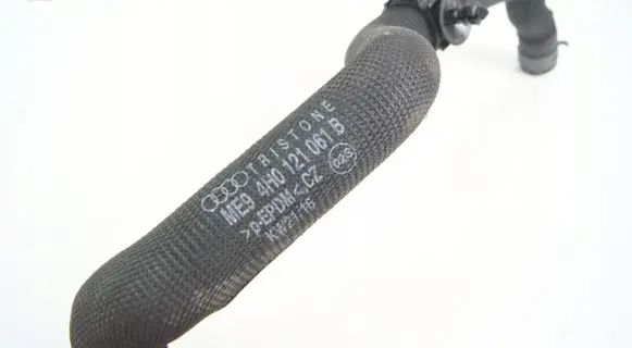 Audi A8 S8 D4 4H Engine coolant pipe/hose 4H0121061B
