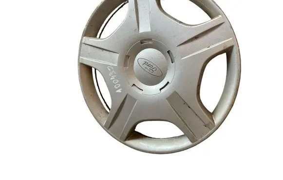 Ford Fiesta R14 wheel hub/cap/trim 2M511130AA