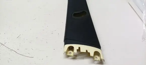 BMW X3 E83 (B) pillar trim (top) 3330445