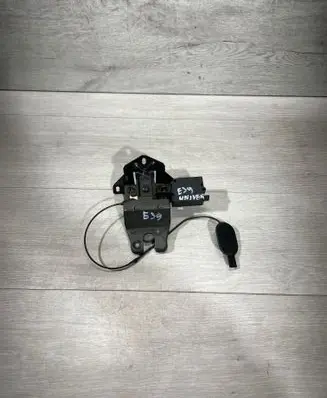 BMW 5 E39 Tailgate/trunk/boot lock/catch/latch 8168892