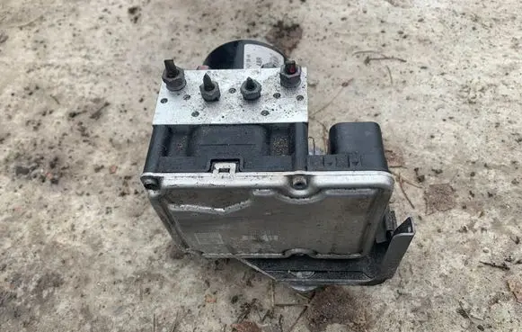Mercedes-Benz S W221 ABS Pump a2219014800
