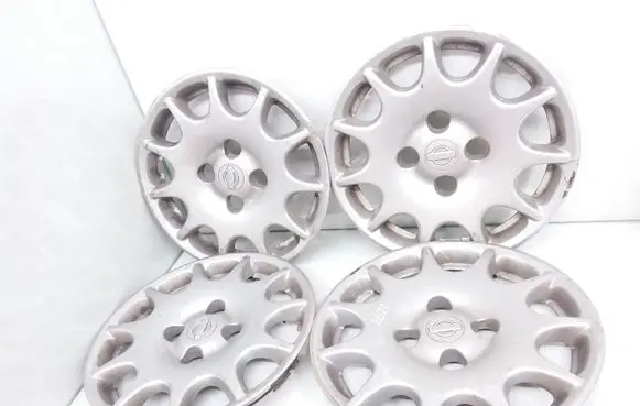 Nissan Primera R15 wheel hub/cap/trim 403159F500