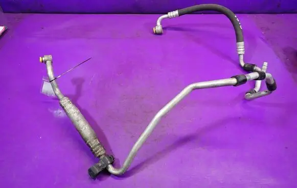 Volkswagen Touran I Air conditioning (A/C) pipe/hose 