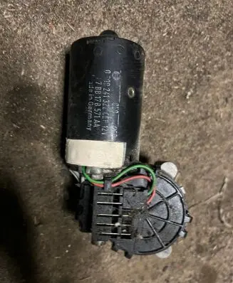 Ford Sierra Wiper motor 7B17B571AA 0390241322