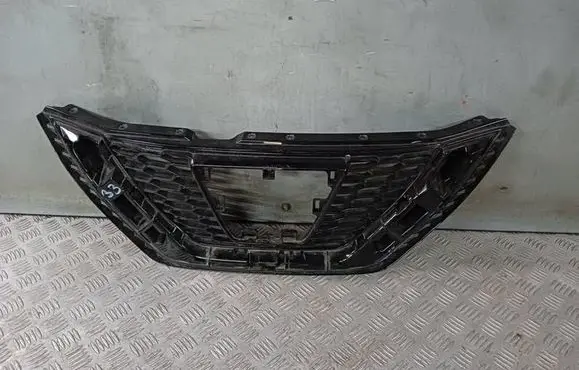 Nissan Qashqai Front bumper upper radiator grill 62310HV00A 62310HM00B 62310HV10A