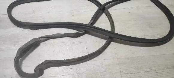Rubber seal rear door