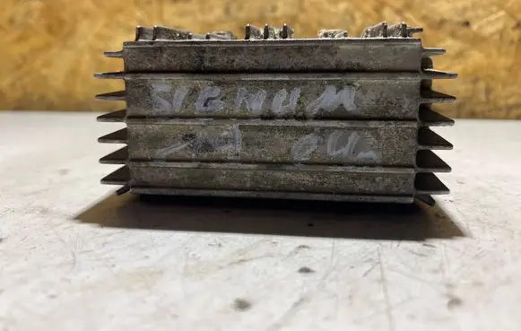 Opel Signum Glow plug pre-heat relay 55353011