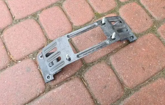 Opel Insignia B Blind spot radar bracket 39079568