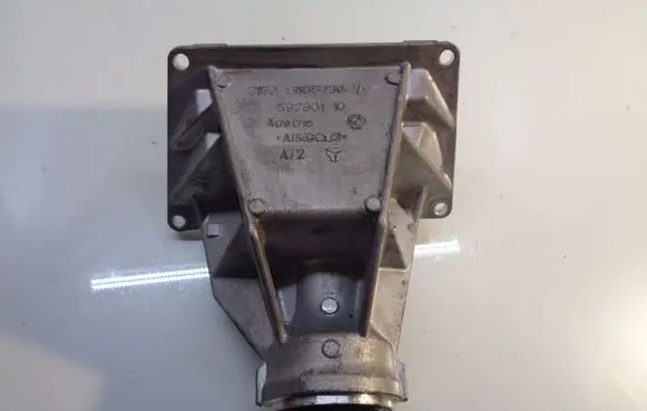 BMW 3 F30 F35 F31 Driveshaft support bearing bracket 8655736 31508655736 8655621