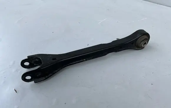 Chevrolet Camaro Rear control arm 84826391
