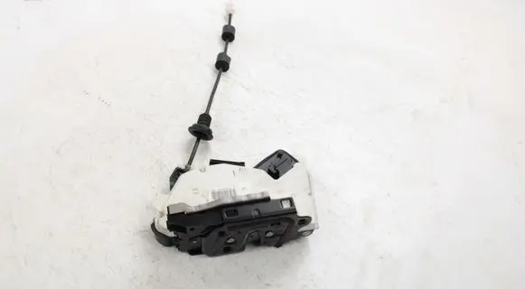 Seat Toledo IV (NH) Rear door lock 5E0839015