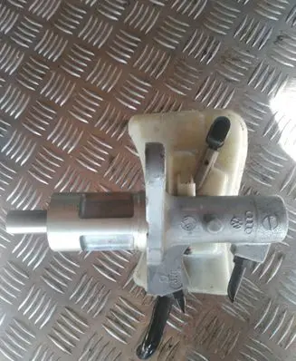 Audi A4 S4 B7 8E 8H Master brake cylinder