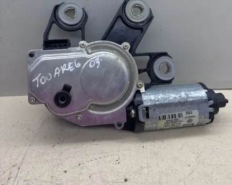 Volkswagen Touareg I Rear window wiper motor 7L0955712A