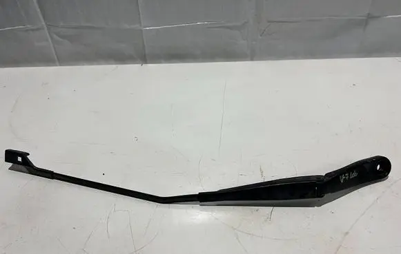 Volvo V70 Windshield/front glass wiper blade 30796036