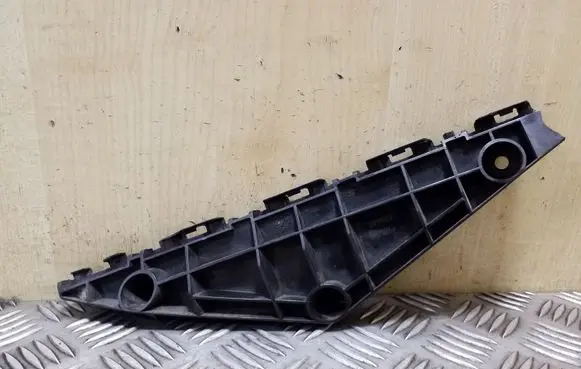 Toyota Avensis T270 Front bumper mounting bracket 5253505040