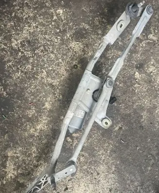 Volvo S80 Front wiper linkage and motor