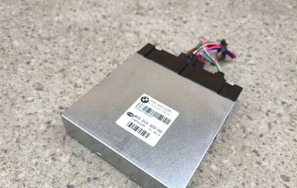 BMW 5 GT F07 Voltage converter/converter module 9247159 VSU400LA2R 0196341436