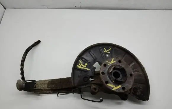 Audi Q7 4L Front wheel hub spindle knuckle