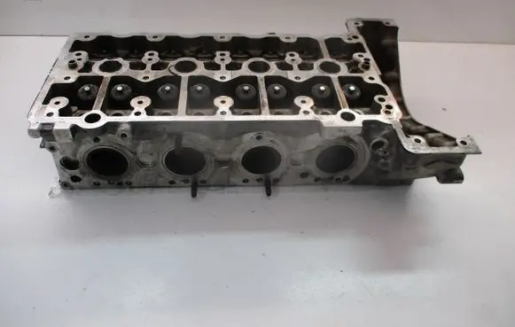 Mercedes-Benz C W204 Engine head R2710162201 2710162201 271820