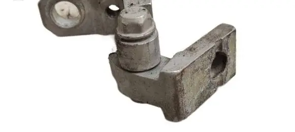 Volkswagen Touran I Front door upper hinge 6Q0831402C