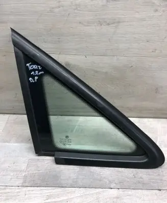 Volkswagen Touran II Front triangle window/glass DOT24M68AS2 43R00048 E000255