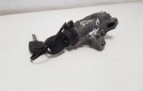 Volkswagen Polo Ignition lock 4B0905851N