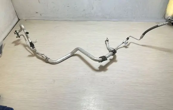 Ford Focus ST Air conditioning (A/C) pipe/hose