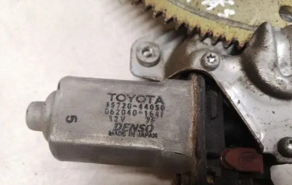 Toyota Avensis Verso Rear door window regulator with motor 8572044050 0620401641