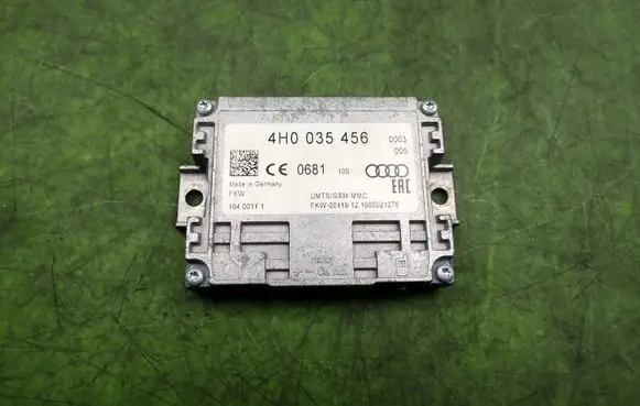 Volkswagen Transporter - Caravelle T6 Aerial antenna amplifier 4H0035456