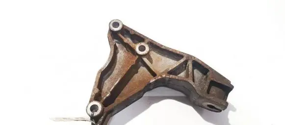 Opel Astra H Engine mounting bracket 13125625