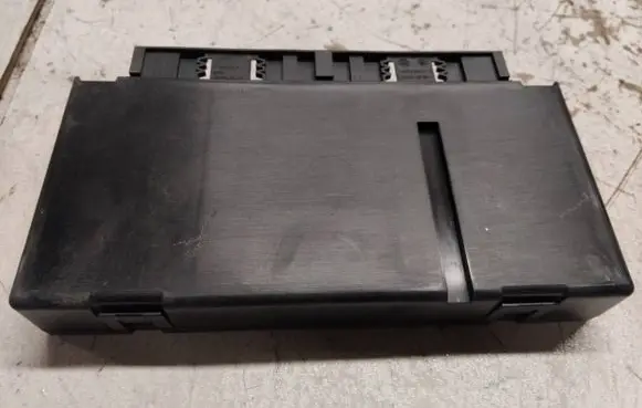 BMW 5 E60 E61 Gateway control module 6985363 0108640 593362