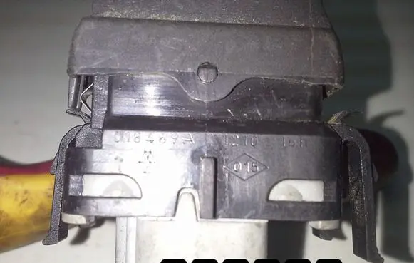 Renault Laguna II Other switches/knobs/shifts 018469A