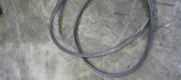 Volkswagen Amarok Front door rubber seal 2H0837911