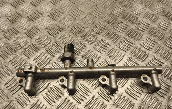 Mercedes-Benz E W212 Fuel main line pipe A2710705195 0913810092