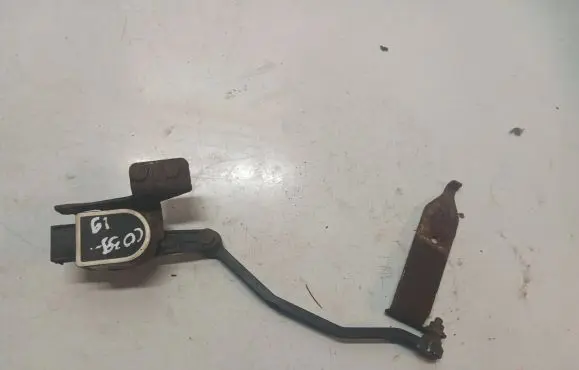 Volvo XC60 Headlight/headlamp level sensor 31429141 BL3KA 20140911