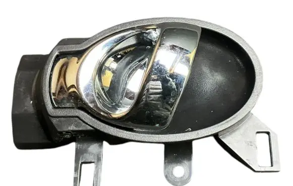Nissan Note (E12) Front door interior handle